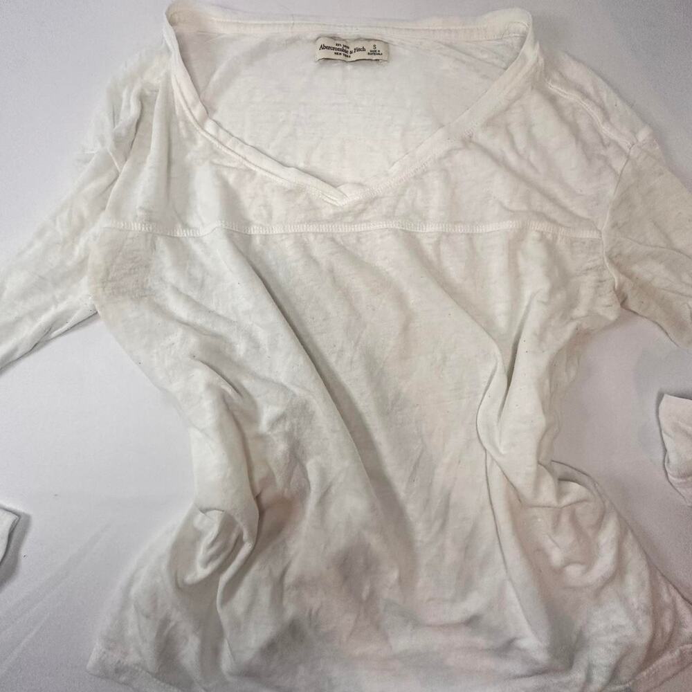 Abercrombie Light Weight Long Sleeve Size Small